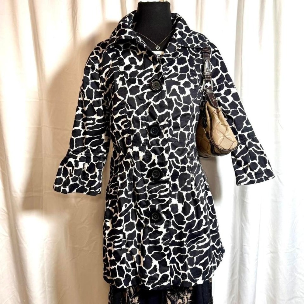 Luii Black & White Animal‎ Print Coat